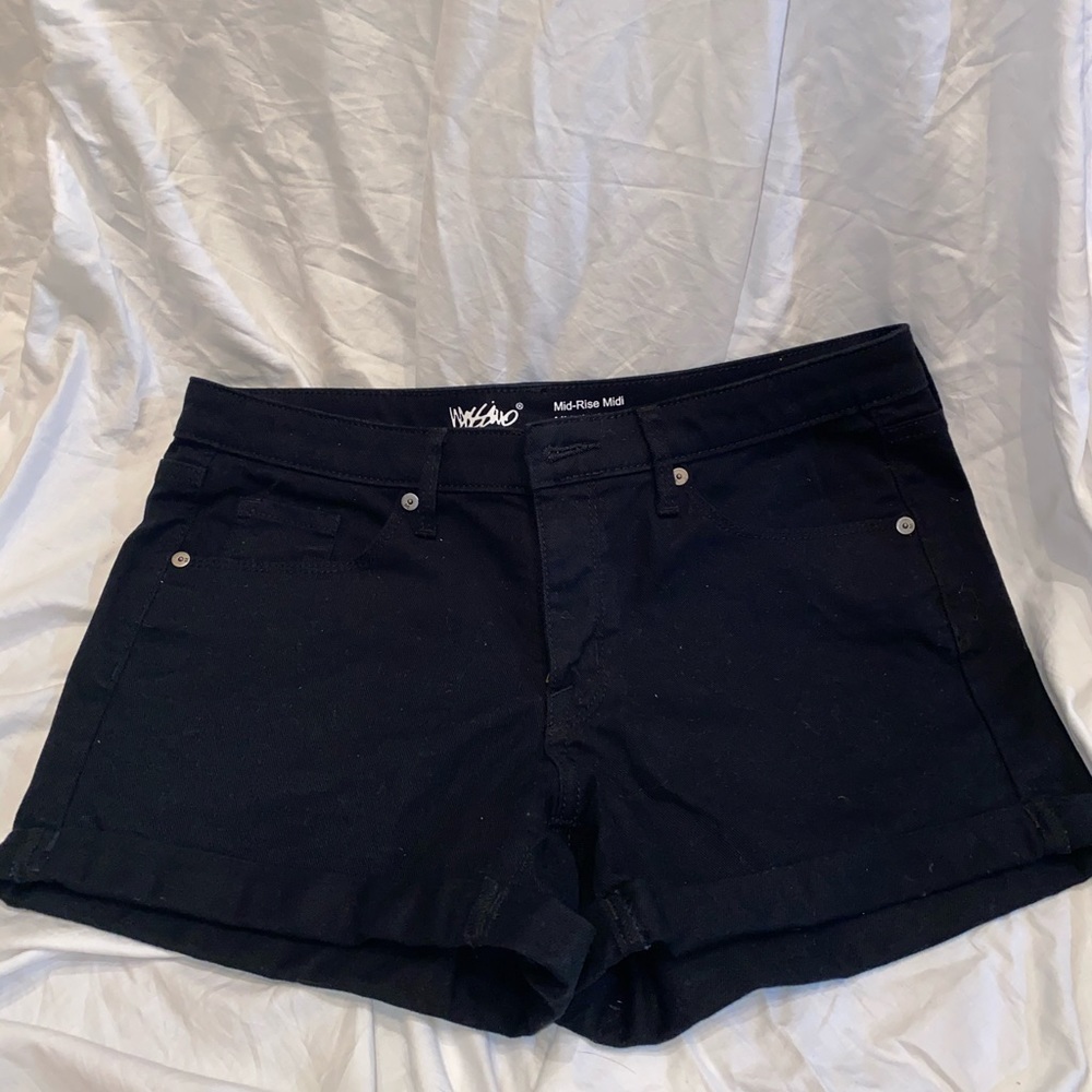 Black mid-rise shorts